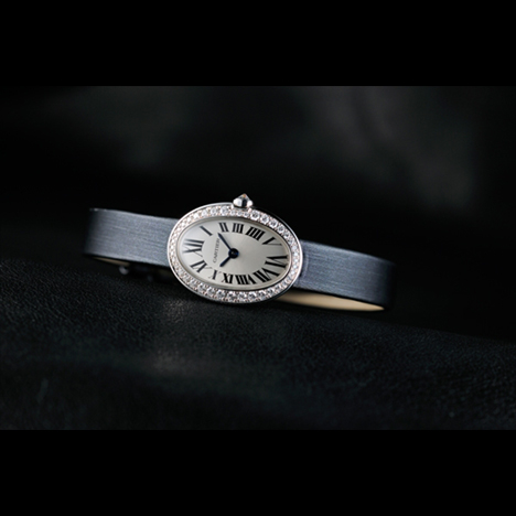 Cartier
 BAIGNOIRE WATCH MINI MODEL  | カルティエ ミニ ベニュワール 18KWG  ダイヤモンド 
