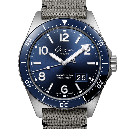 GLASHÜTTE ORIGINAL
SeaQ Panorama Date | グラスヒュッテ・オリジナル SeaQ パノラマデイト