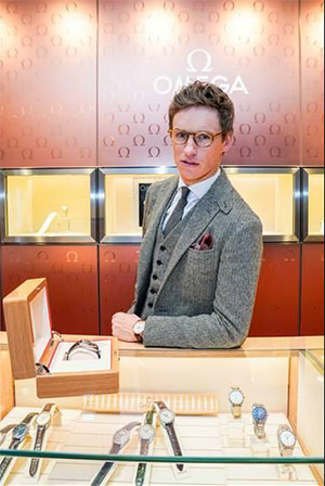 OMEGA(オメガ) オメガアンバサダー俳優エディ・レッドメインがオメガブティック銀座本店を初訪問