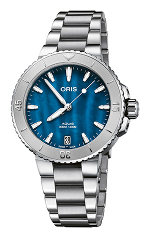 ORIS(オリス) 2022新作 海中の色彩。36.5mmサイズにマザーオブパールダイアルを搭載した、オリス「アクイスデイト」