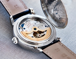 フレデリック・コンスタント(FREDERIQUE CONSTANT) クラシカルな