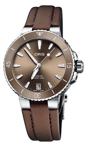 ORIS(オリス) 2019 BASEL新作 ブラウンのスモールサイズダイバーズウォッチ「オリス アクイス デイト」