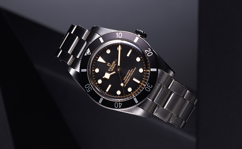 TUDOR(チューダー) 2023新作 チューダー ダイバーズウォッチの原点を最も純粋かつ現代的な形で具現化した、ブラックベイ ラインのニューモデルが登場。チューダー「ブラックベイ 54」