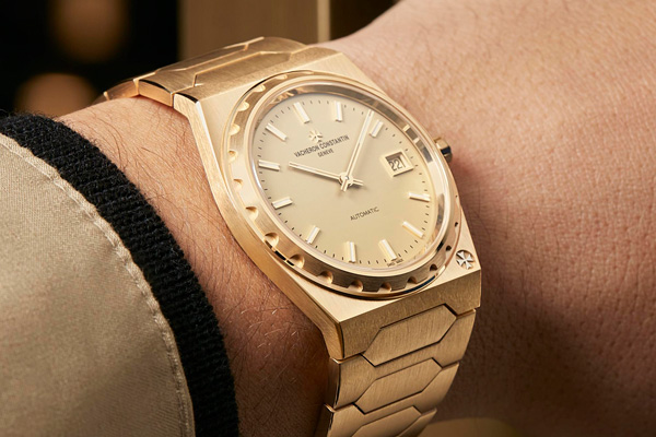 VACHERON CONSTANTIN(ヴァシュロン・コンスタンタン) 2022新作 1977年の伝説的モデル"ジャンボ"を現代的にアレンジした、ヴァシュロン・コンスタンタン「ヒストリーク・222」