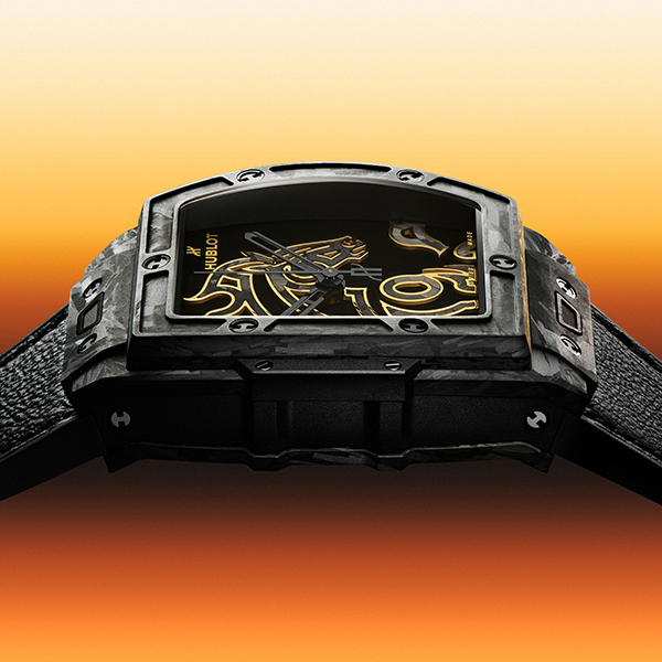 HUBLOT(ウブロ) 2026新作 旧正月を祝う特別モデル。ウブロ「スピリット オブ ビッグ・バン イヤーオブホース フロステッドカーボン」