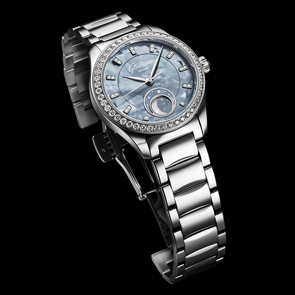 GLASHÜTTE ORIGINAL(グラスヒュッテ・オリジナル) 2026新作 天空を映す色彩。グラスヒュッテ・オリジナル「セレナーデ・ルナ」より「スカイライン ブルー」カラーの新作が登場