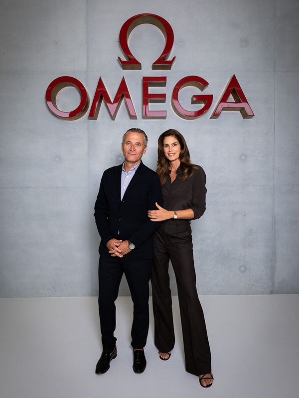 OMEGA(オメガ) シンディ・クロフォードがオメガ スイス本社を訪問