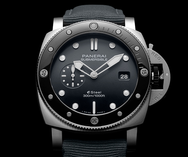 PANERAI(パネライ) 2022新作 サブマーシブル コレクションにeスティール™素材のモデルが登場。パネライ「サブマーシブル クアランタ クアトロ eスティール™」