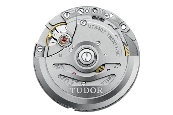 TUDOR(チューダー) 2020新作 チューダー「ブラックベイ フィフティ-エイト」から新たにネイビーブルーカラーのモデルが誕生