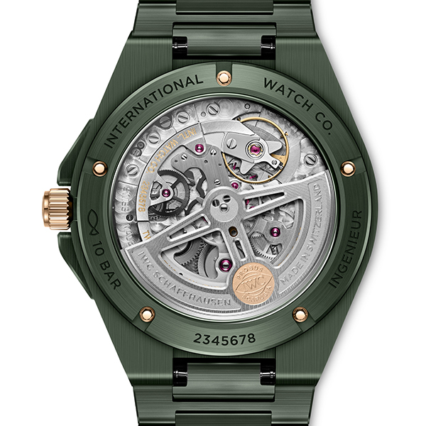 IWC(アイ・ダブリュー・シー シャフハウゼン) 2026新作 IWC「インヂュニア・オートマティック 42」にセラミック製ダークオリーブグリーンが登場