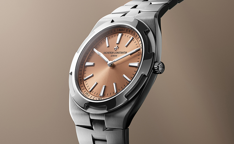 2026新作 技術革新により性能が向上した新しい超薄型自社製キャリバー2550。ヴァシュロン・コンスタンタン「オーヴァーシーズ・エクストラフラット・オートマティック」