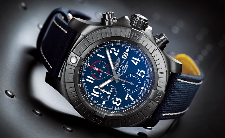 ブライトリング アベンジャー コレクション：先駆的な航空遺産にインスピレ ーションを受けて、空を翔ける現代の 冒険家のために製作