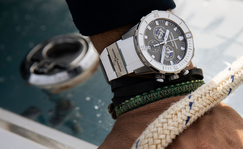 2022新作 サメの未来を守る。ユリス・ナルダン「ダイバー クロノグラフ グレートホワイト」