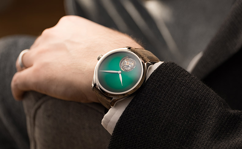 SIHH 2019新作 大胆なエレガンス「エンデバー トゥールビヨン コンセプト コズミックグリーン」