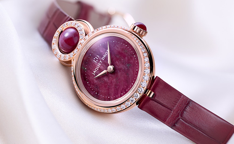 ルビーハートでレディ 8 プティを赤く染めた、ジャケ・ドローのバレンタインデー限定モデル