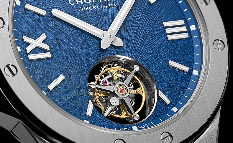 2022新作 「アルパイン イーグル」コレクションに先進のフライングトゥールビヨンムーブメントを搭載。ショパール「アルパイン イーグル フライング トゥールビヨン」