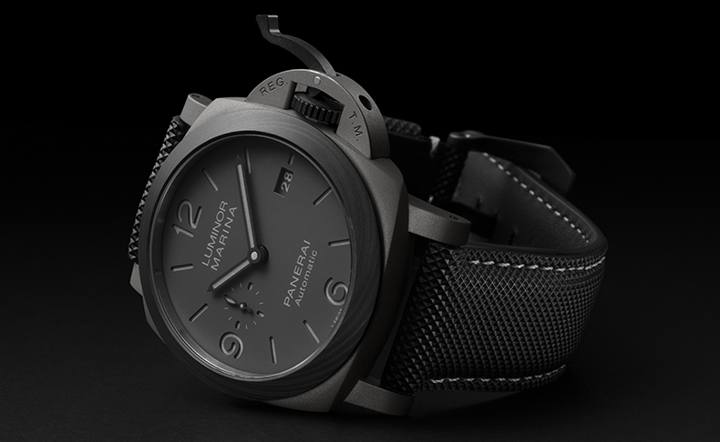 2020新作 象徴的なルミノールマリーナを再解釈しハイテク素材分野での取り組みを強化。パネライ「ルミノール マリーナ DMLS ‐ 44mm」