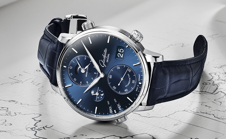 2020新作 昼も夜も、世界中の時刻をひと目で。グラスヒュッテ・オリジナル「セネタ・コスモポリト」にミッドナイトブルーの文字盤が登場
