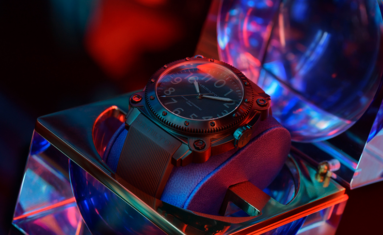 2020新作 ハミルトンとクリストファー・ノーラン監督の最新映画『TENET テネット』がコラボレーション。世界限定888本の「カーキ ネイビー ビロウ ゼロ スペシャルエディション」