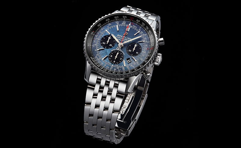 2021新作 ブラック マザー オブ パールのナビタイマーに新たなカラーが登場