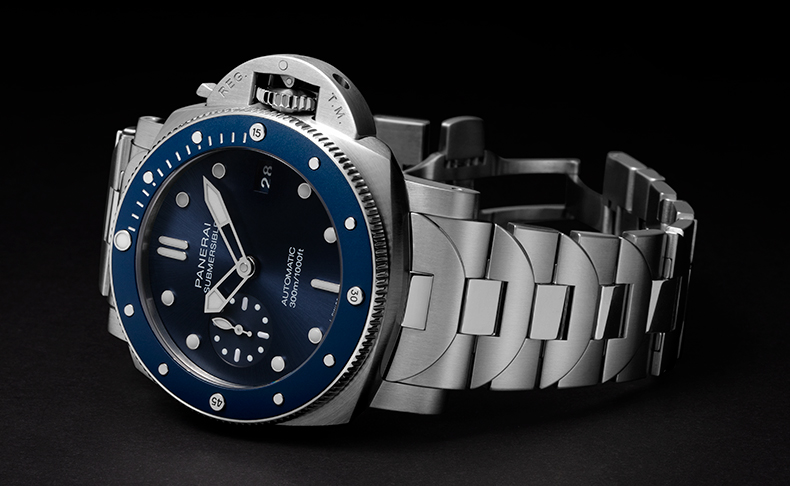 2021新作 パネライの洗練とスポーティさを絶妙なバランスで組み合わせた、新しいブレスレットデザイン。パネライ「サブマーシブル ブルーノッテ」
