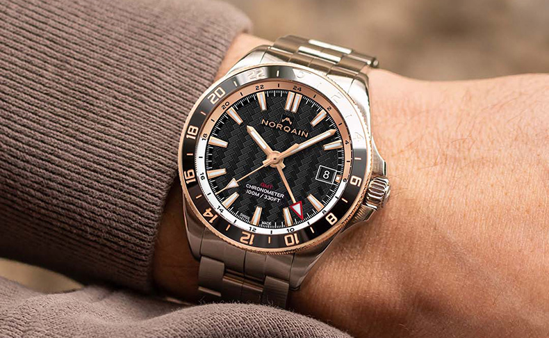 2022新作 あらゆる冒険に適応する機能性とデザイン性を兼ね備えた、ノルケイン「アドベンチャー ネベレスト GMT スティール＆ゴールド リミテッド エディション」