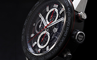 新世代のクロノグラフ“HEUER 01”発進。