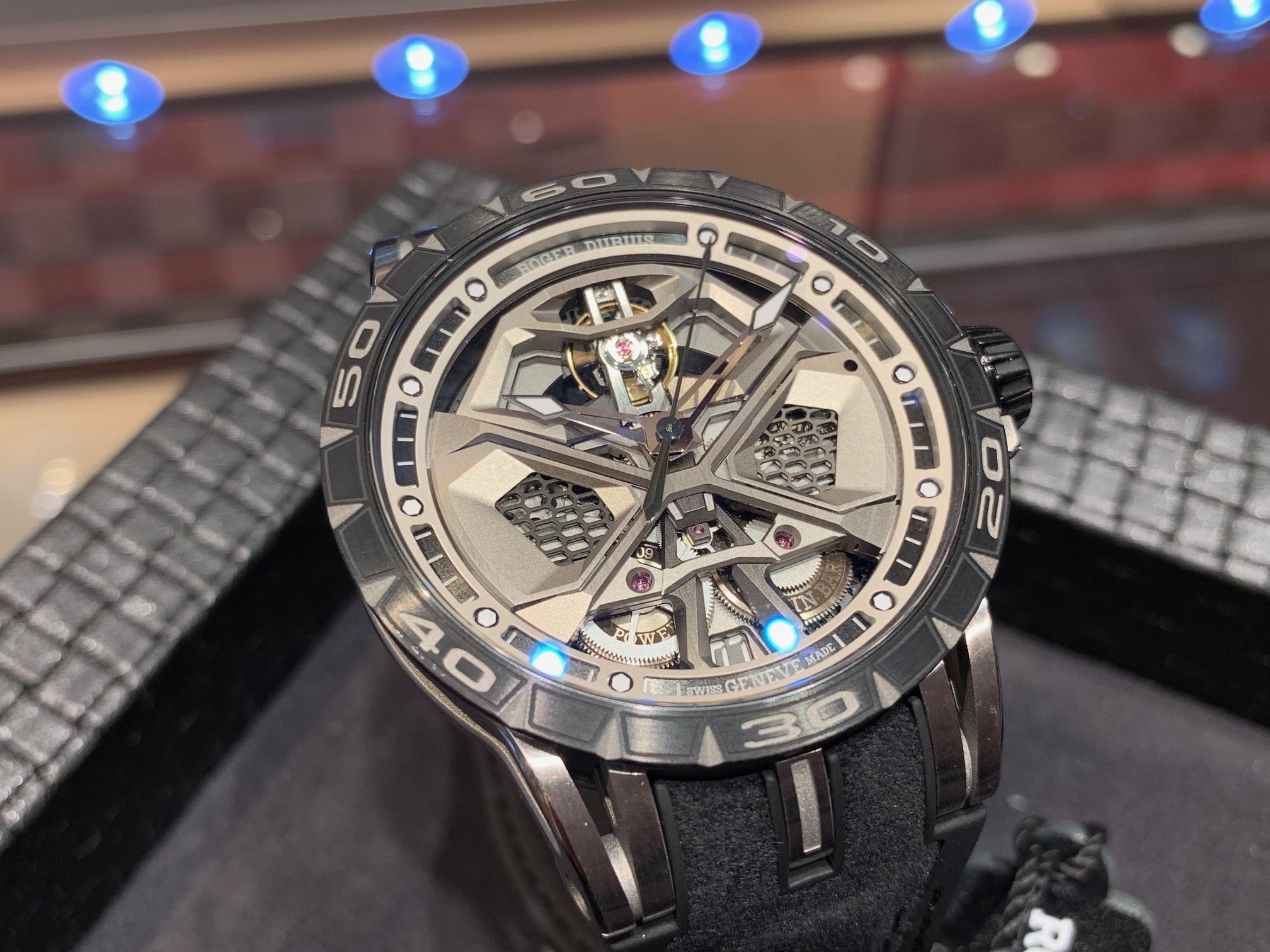 ROGER DUBUIS(ロジェ・デュブイ)
