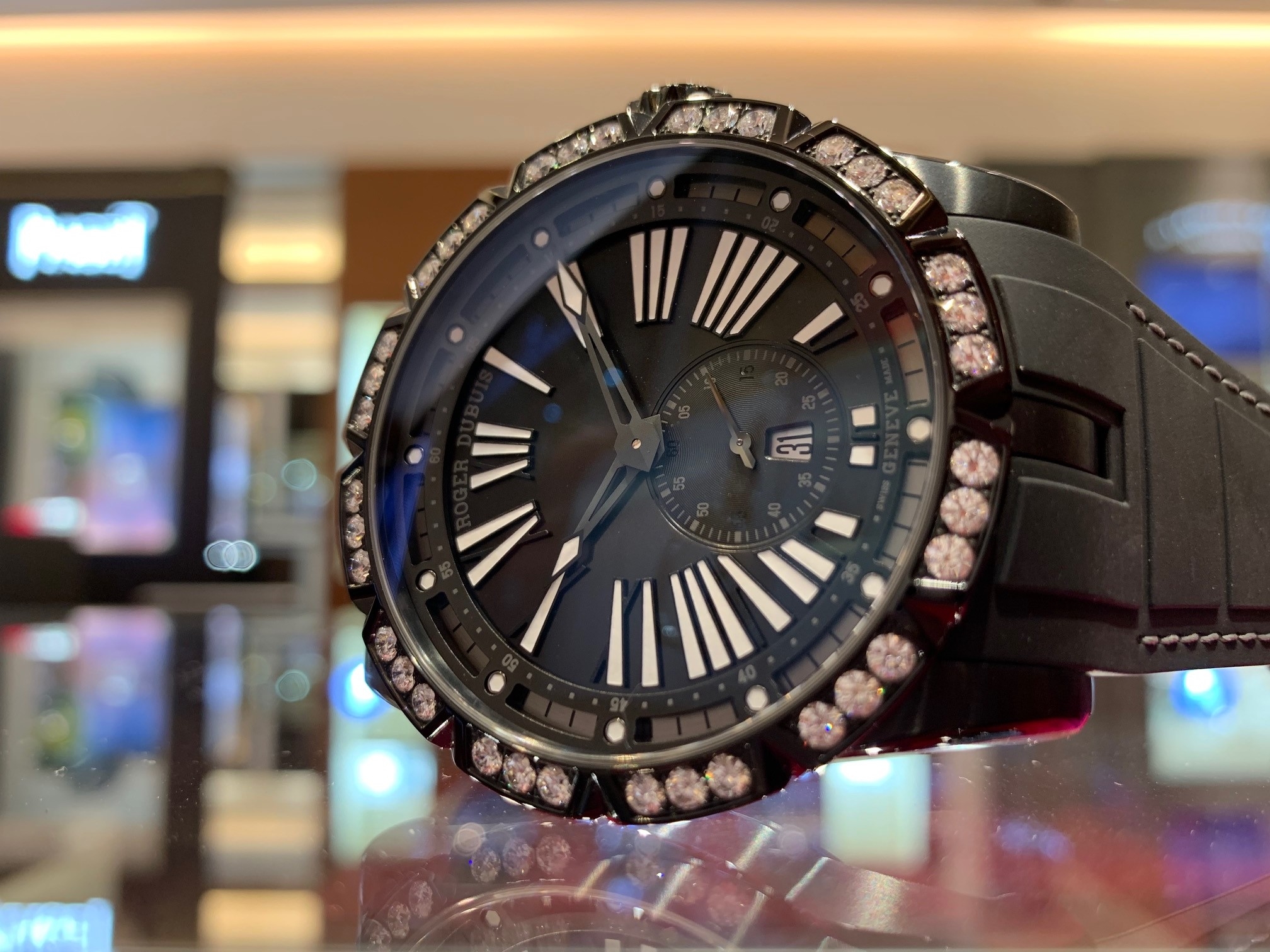 ROGER DUBUIS(ロジェ・デュブイ)
