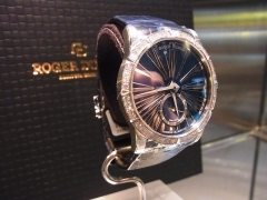 ROGER DUBUIS(ロジェ・デュブイ)
