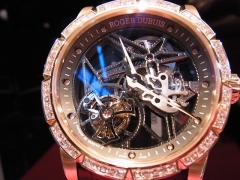 ROGER DUBUIS(ロジェ・デュブイ)
