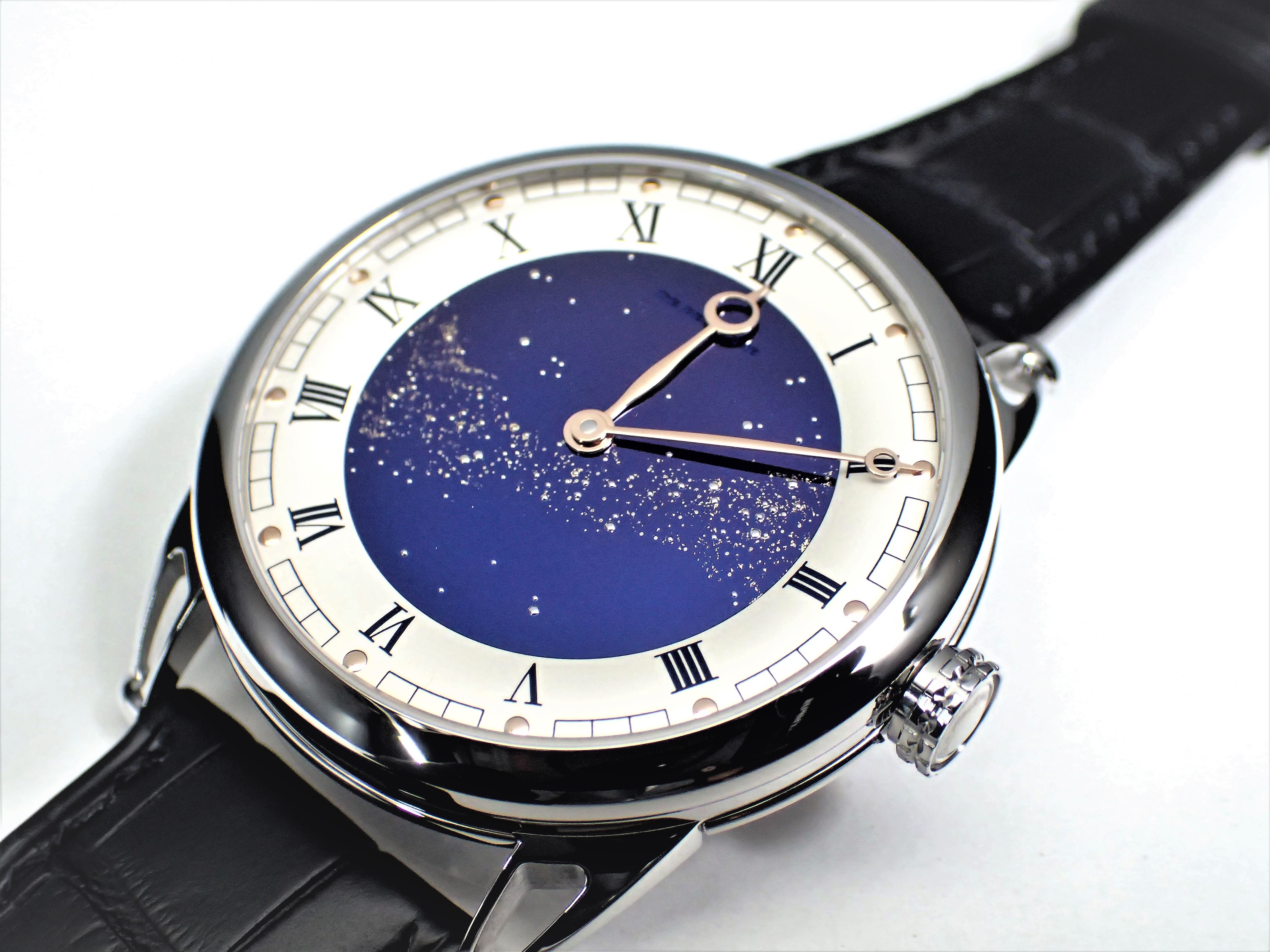 DE BETHUNE(ドゥ・ベトゥーン)
