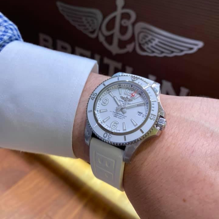 (ブライトリング)
