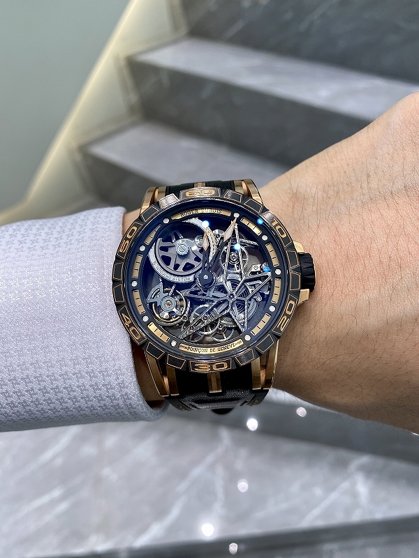 ROGER DUBUIS(ロジェ・デュブイ)
