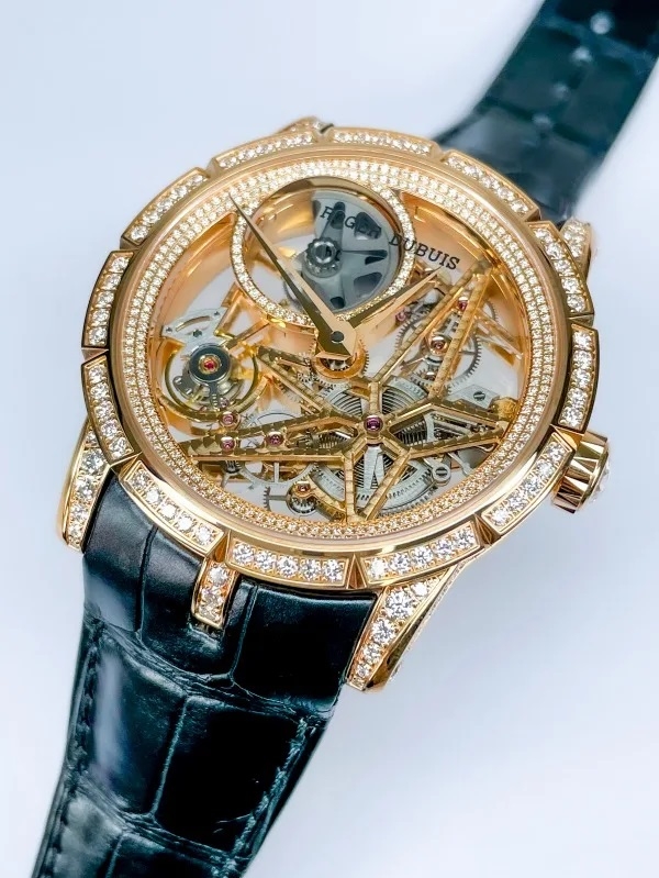 ROGER DUBUIS(ロジェ・デュブイ)
