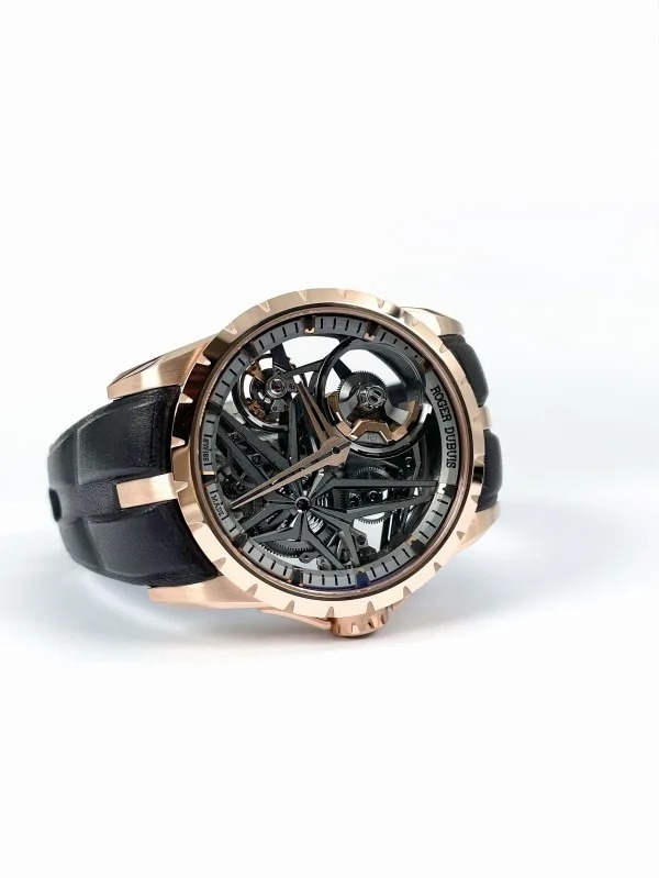 ROGER DUBUIS(ロジェ・デュブイ)
