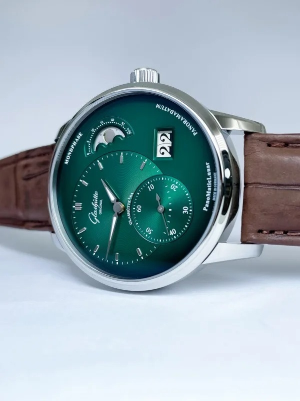 GLASHÜTTE ORIGINAL(グラスヒュッテ・オリジナル)

