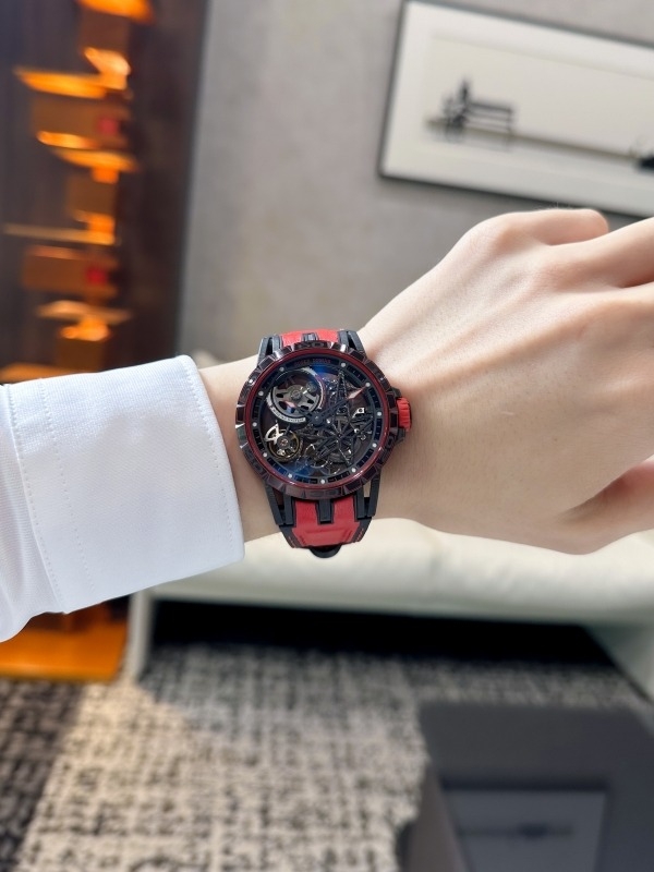 ROGER DUBUIS(ロジェ・デュブイ)
