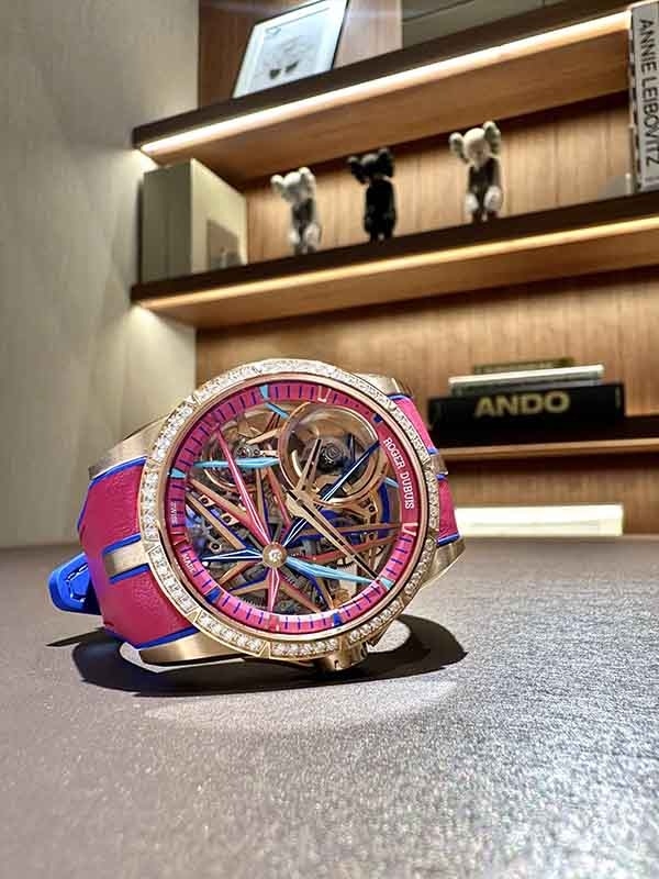 ROGER DUBUIS(ロジェ・デュブイ)
