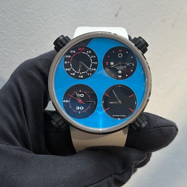 メカニケ・ヴェローチ(MECCANICHE VELOCI) クアトロヴァルヴォレ