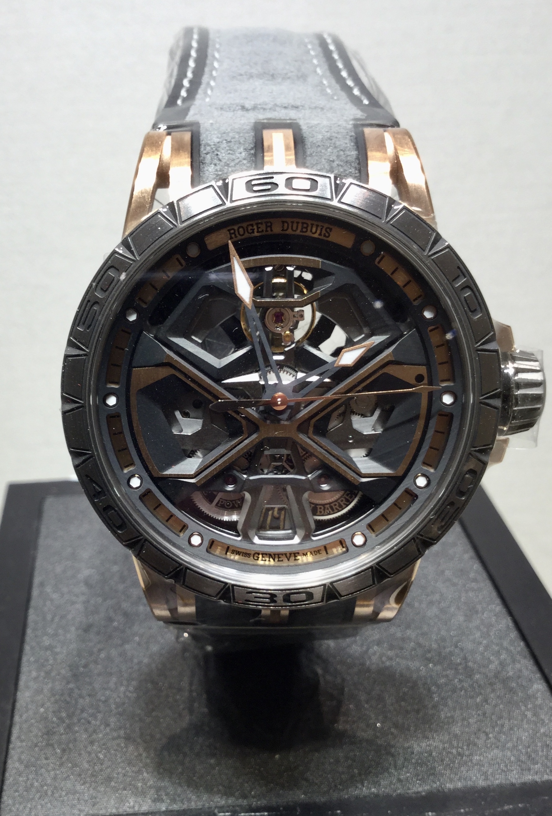 ROGER DUBUIS(ロジェ・デュブイ)
