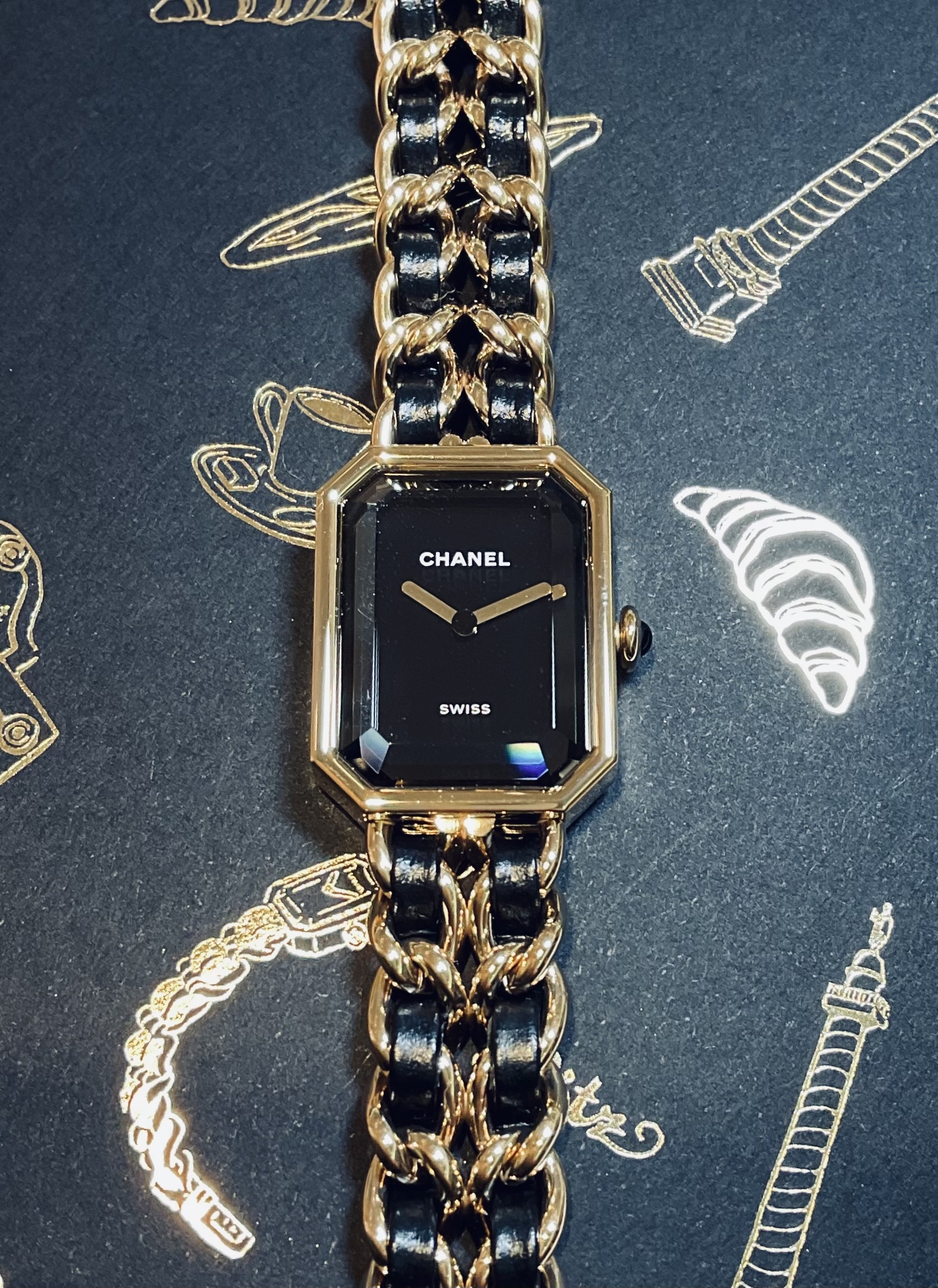 CHANEL(シャネル)
