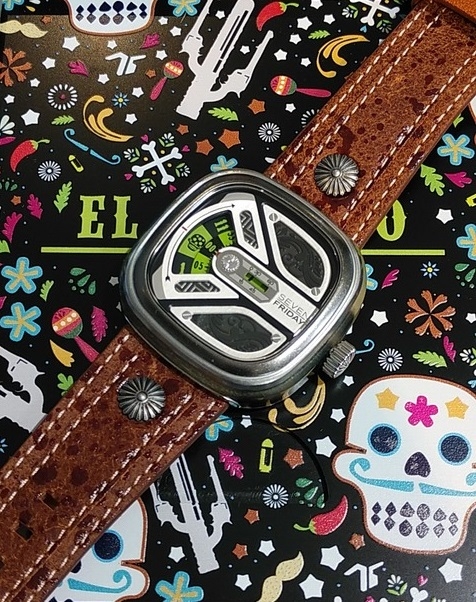 SEVENFRIDAY(セブンフライデー)
