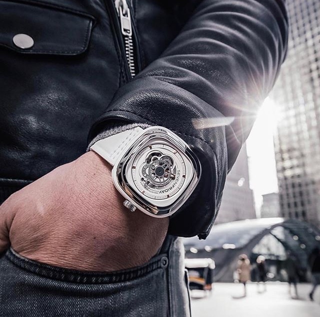 【116213】 SEVENFRIDAY セブンフライデー SF-V3/01-H419  V-シリーズ ブラックダイヤル SS/レザー 自動巻き 保証書 純正ボックス 腕時計 時計 WATCH メンズ 男性 男 紳士