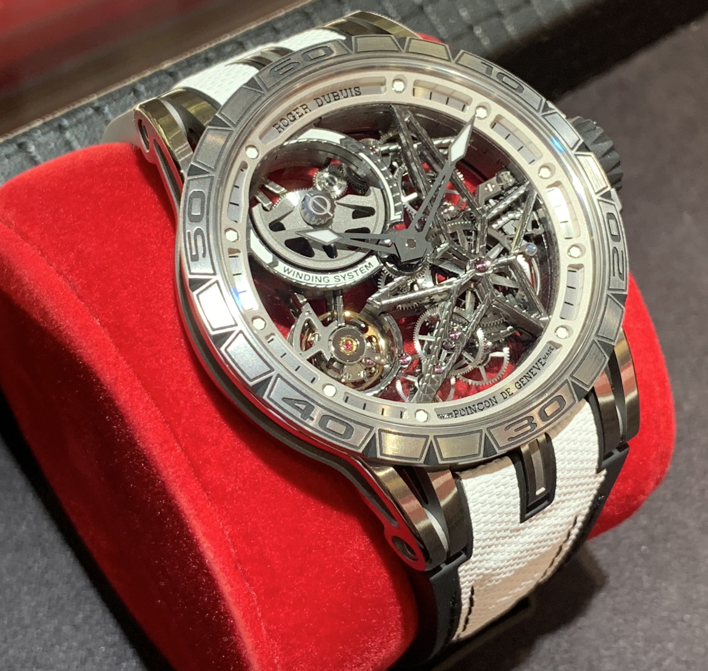 (ロジェ・デュブイ)
