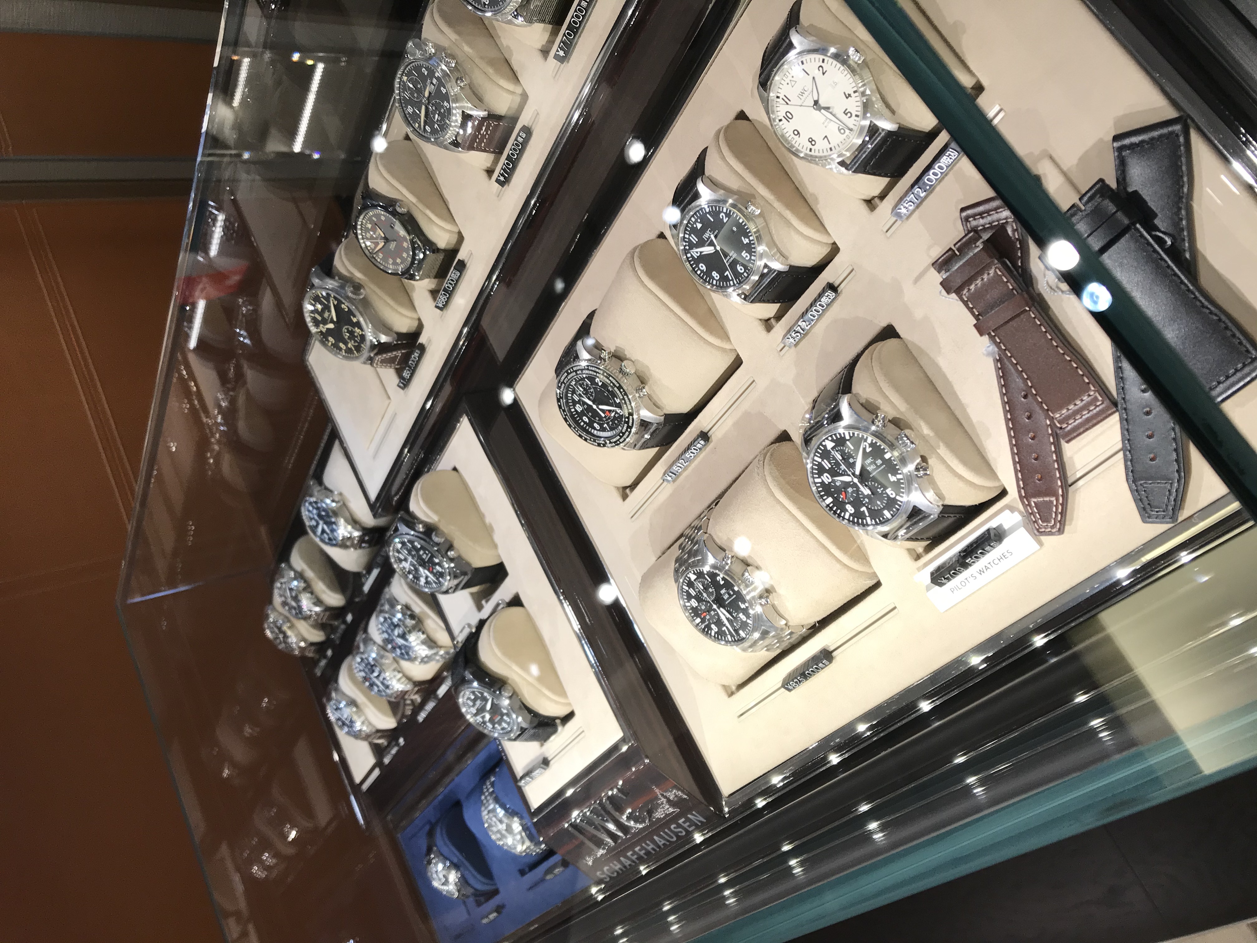 (アイ・ダブリュー・シー)
