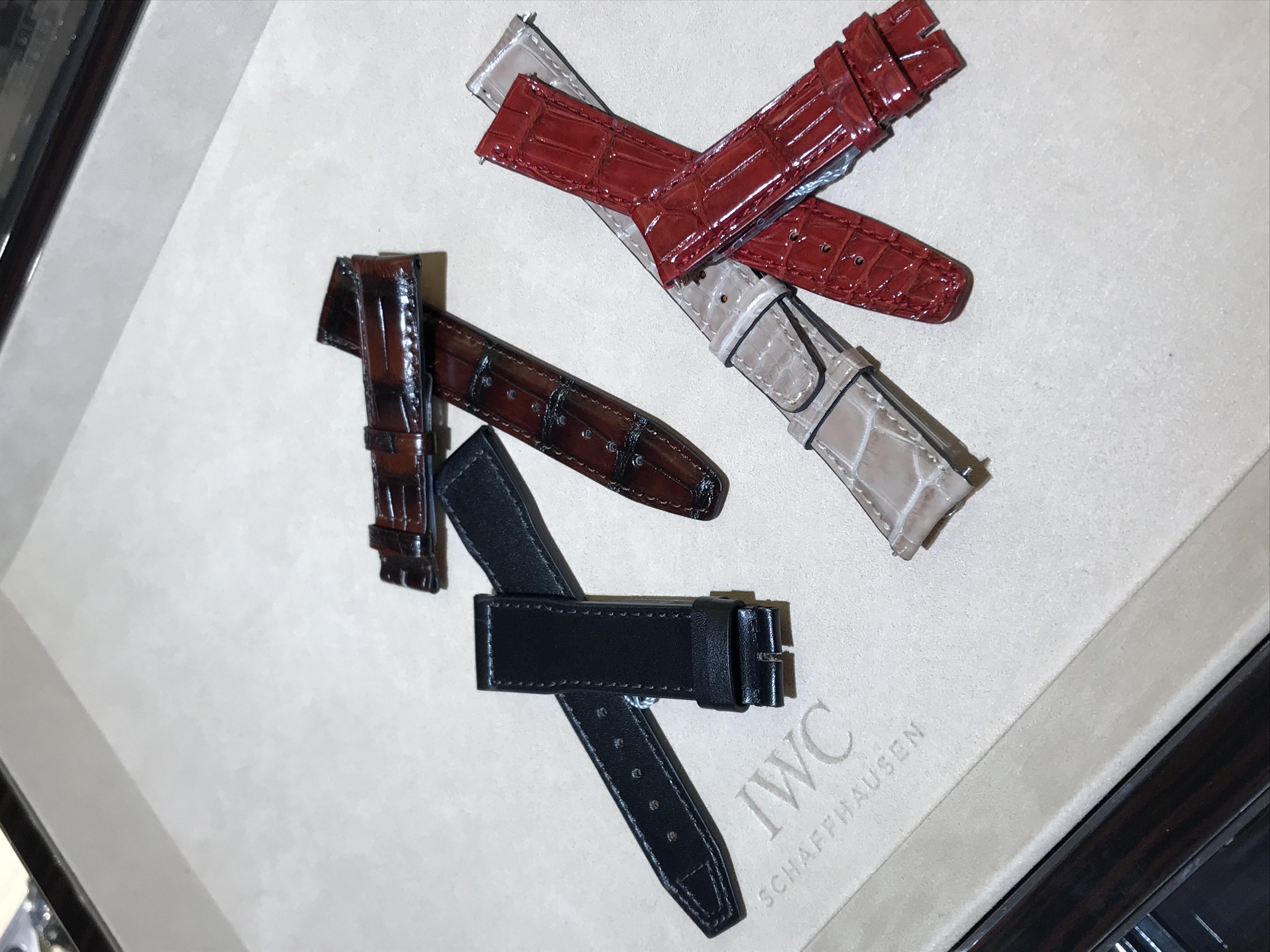 (アイ・ダブリュー・シー)
