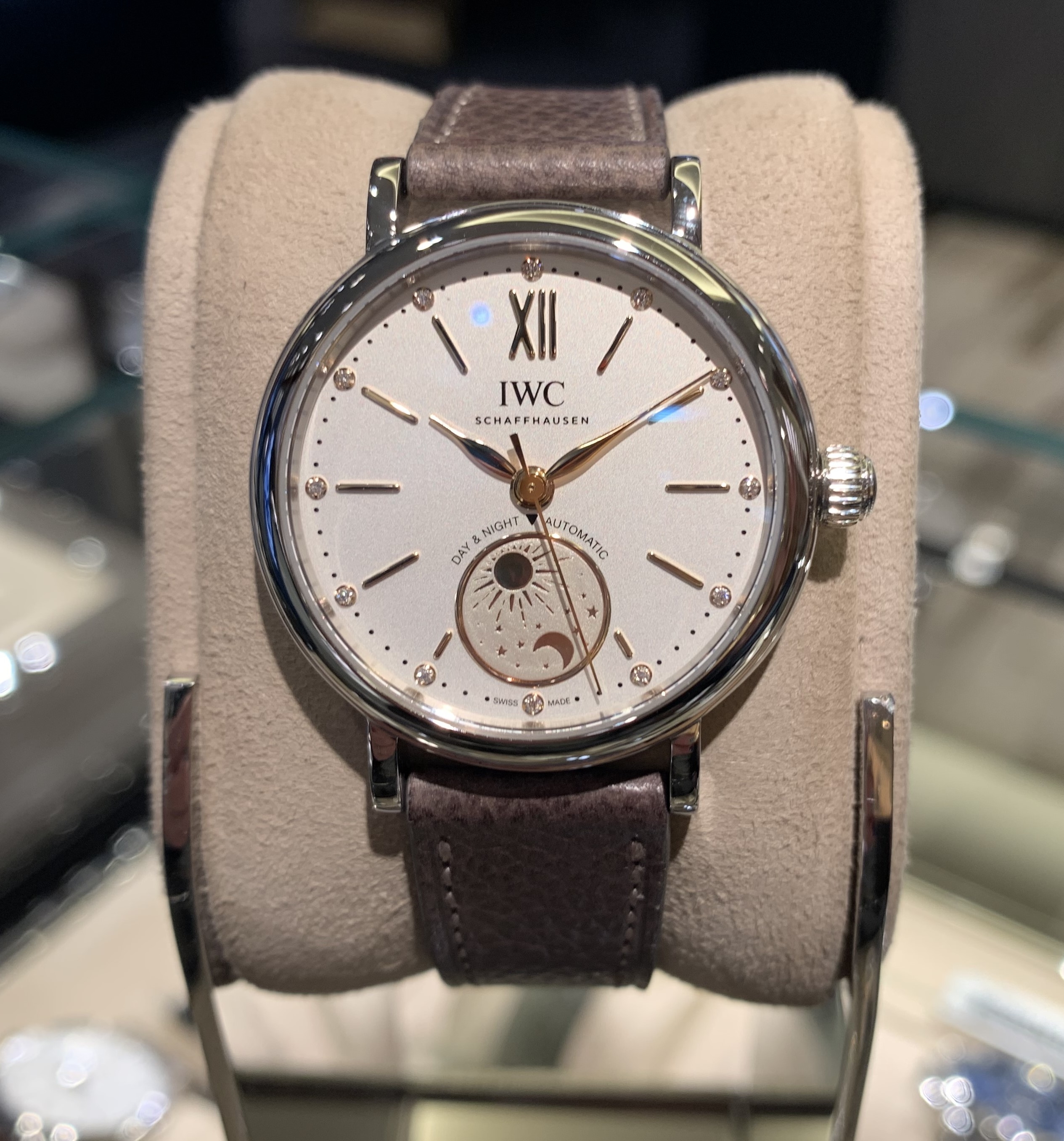 (アイ・ダブリュー・シー)
