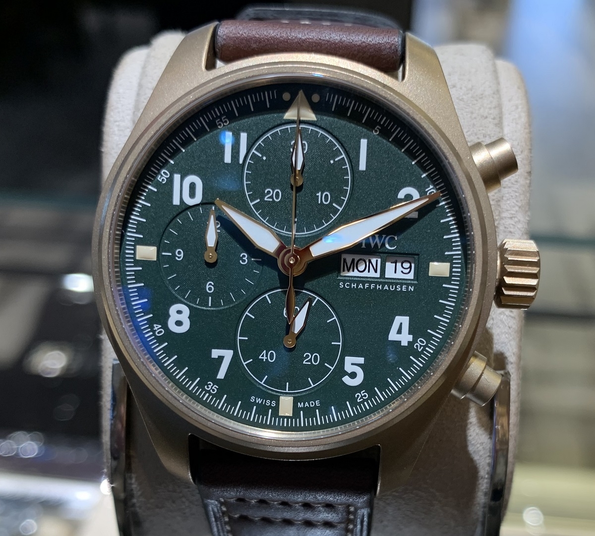 (アイ・ダブリュー・シー)
