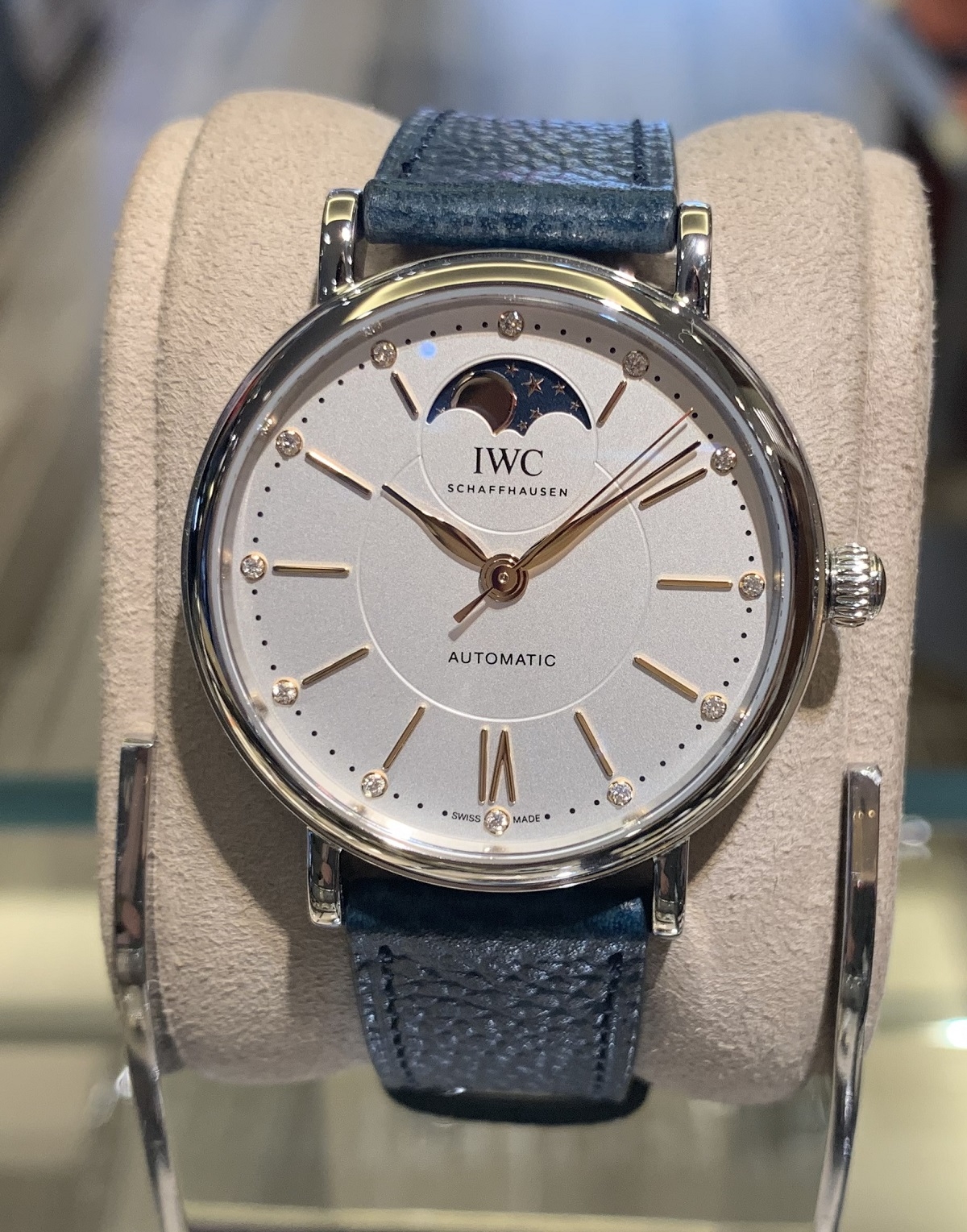 (アイ・ダブリュー・シー)
